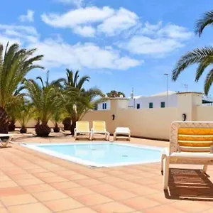 Riviera Park 7a - Air Con- Wi-fi- Uk Channels- 5 Minutes Walking From The Sea , Tías España